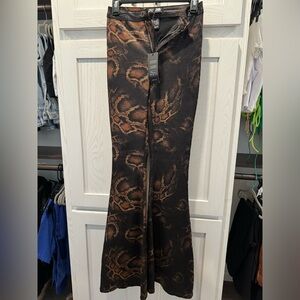 Size medium high wasted snakeskin flare bottom pants